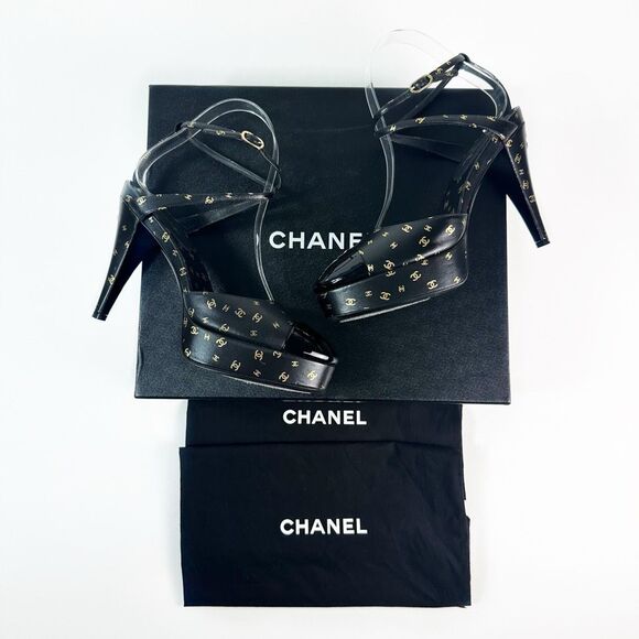 CHANEL 2023 All Over Interlocking CC Logo Black Heels Size 38 Platform Cap Toe - Picture 3 of 16